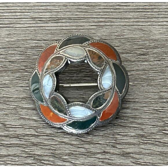 Vtg Sterling Scottish Agate Brooch/ Pin. Measures 1.25” - Picture 1 of 2